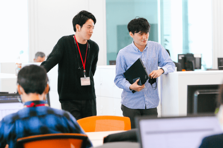 たくさんの人の知見やスキルを学べる環境。若手からばりばりやりたい人にはいい環境だと思います。
