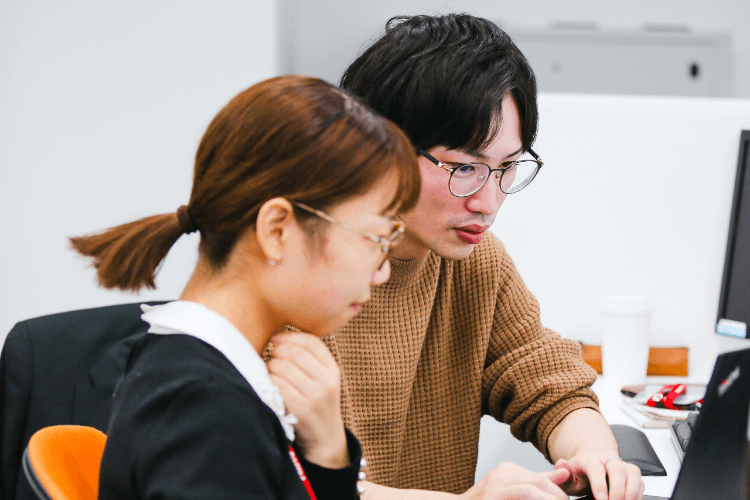 スーツを着る職場はイヤだ、を貫いて、残ったのがプロトでした。